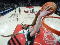 JOŠ JEDAN SRBIN GRABI ŠANSU U NBA LIGI! Bogoljub Marković odigrao odličan meč za Milvoki! Nikola Topić na meču za Oklahoma Siti Tandere