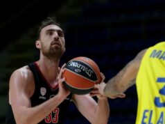 KNEŽEVI SLAVILI U PIREJU: Monako u Atini pobedio Olimpijakos Bruno Fernando