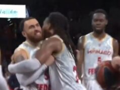 JEDAN OD NAJBOLJIH KOŠARKAŠA U EVROPI KRENUO DA BIJE SUDIJU! Težak skandal usred utakmice! Saigrači ga jedva zaustavili PARTIZAN-ARMANI_144.JPG