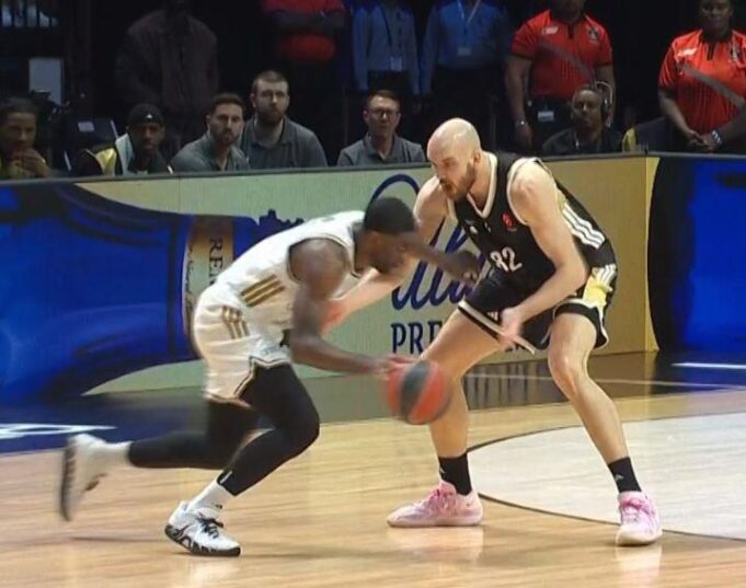 Dvejn Vašington na meču Partizan Real