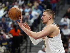 JOKIĆ ODIGRAO UTAKMICU ZA ANALE! Nestvarni potezi i brojke za istoriju! Košarka ovako nešto ne pamti! Glb0yjBe