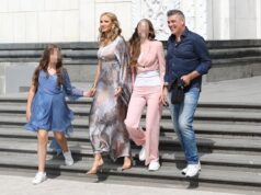 SAVO MILOŠEVIĆ U VEZI SA 10 GODINA MLAĐOM PLAVUŠOM! Zanosnu Nataliju strogo krije od javnosti, a gde god se pojave svi gledaju u nju! (FOTO) PeOV9dOJ