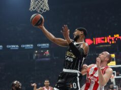 VELIKI PROBLEM ZA PARTIZAN: Tajrik Džons poludeo na sudije pa dobio tehničku grešku – Obradović ga smirivao! 4e6643ne