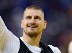 KAKO JE BUCKO IZ TAMO NEKE SRBIJE NABIO KOMPLEKSE NADOBUDNIM AMERIMA? Najbolji košarkaš na svetu ima poseban razlog za slavlje: Priča koja će se teško ponoviti! xe9joGM8