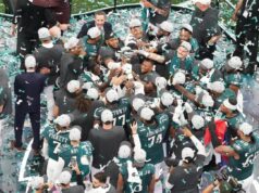 SPEKTAKL ZA PAMĆENJE – IGLSI SU NOVI NFL ŠAMPIONI! Filadelfija razmontirala Čifse u Superboulu, Mahoms razočarao! VlG6M008