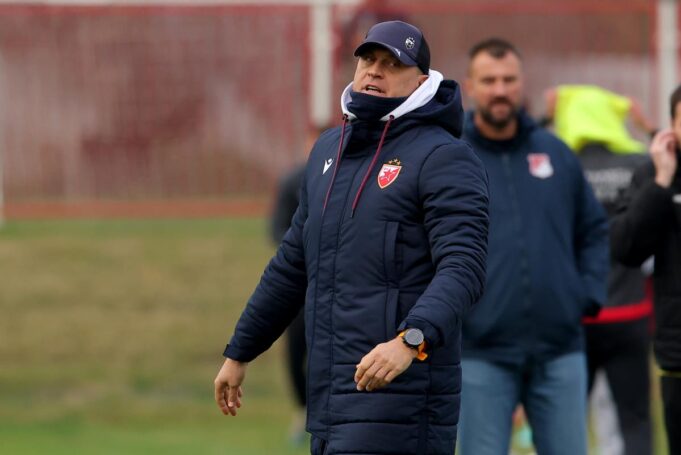 Vladan-Milojevic-posle-plasmana-u-osminu-finala-Kupa-Srbije.jpg fk zvezda-prozivka-287571.JPG