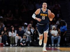 TROJKA SA DRUGE PLANETE, MAGIČNE ASISTENCIJE, POENI IZ SVIH POZICIJA… Ovako je Nikola Jokić održao ČAS KOŠARKE igračima Jute! (FOTO) Spenser Džons