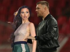 MANEKEN IZ SPOTA MILICE PAVLOVIĆ POTPISAO UGOVOR KARIJERE! Atraktivna pevačica mu bila u zagrljaju, a on je sada jedan od NAJBOLJIH TRENERA U SRBIJI! zvezda-radnik-502857.JPG