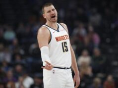 JOKIĆEV ČAS KOŠARKE U LAGANOM RITMU! Tripl-dabl kao od šale za sedmu uzastopnu pobedu Denvera! (FOTO) Nikola Jokić i Lebron Džejms