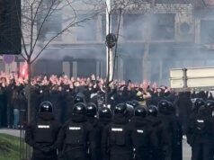 JUG ĆE BITI DUPKE PUN! GROBARI STIGLI NA MARAKANU: Pogledajte korteo navijača Partizana pred večiti derbi RJzaQ0Xl