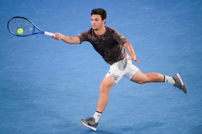 SRBIN-BEZ-BORBE-U-ZAVRSNICI-TURNIRA-U-AMERICI-Kecmanovic-u.jpeg SRBIN BEZ BORBE U ZAVRŠNICI TURNIRA U AMERICI: Kecmanović u četvrtfinalu turnira u Delrej Biču