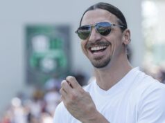 ZLATAN IBRAHIMOVIĆ OBJAVIO ŠTA JE SEBI KUPIO ZA ROĐENDAN I SVI SU ZANEMELI! Poklon vredan milione evra, pogledajte kako se fudbaler počastio (FOTO) Zlatan Ibrahimović