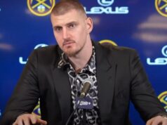 Šou Nikole Jokića na konferenciji za medije posle meča Denver – Finiks RJzanW3l
