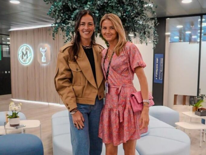 ANA IVANOVIĆ POBEGLA DALEKO OD KUĆE I POZIRALA SA LEPOTICOM IZ SVETA TENISA! Evo gde je Srpkinja otišla u jeku priča o razvodu