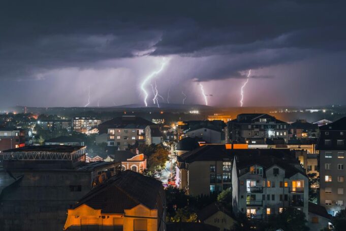 GROM UDARIO U AVION SA TENISERIMA: Zverev otkrio detalje drame na nebu tokom leta za Pariz