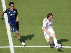 MADRIĐANI IM ODRŽALI ČAS FUDBALA SA IGRAČEM MANJE… Real razbio Pačuku, Alonso upisao prvu pobedu na klupi španskog velikana! 3eMY02Ye