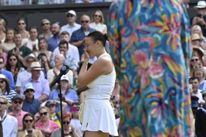 PONIŽENA ANISIMOVA SE KROZ SUZE OBRATILA MAJCI: To nije razlog zbog kog sam danas izgubila...