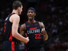 EKSPLOZIJA U NBA – DOGODIO SE JOŠ JEDAN SENZACIONALAN TREJD: Džimi Batler napustio Majami, evo gde će nastaviti karijeru! VJZL1ZQ8