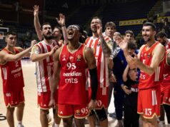 Neka je svima Bog u pomoći protiv Crvene zvezde Makabi, Crvena zvezda