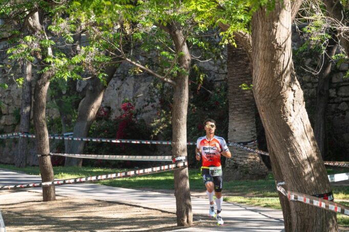 DOMINACIJA-U-VALENSIJI-Jomif-Kejelca-najbolji-na-polumaratonu.jpg profimedia0068390638.jpg