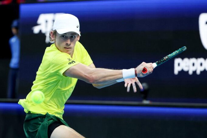 TAMO GA ČEKAJU SINER ILI BUBLIK! De Minor preslišao Beretinija i plasirao se u polufinale turnira u Beču!