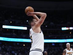 AUUU LJUDI, KAKVA DOMINACIJA! Pogledajte kako je Nikola Jokić zatrpao koš Kingsa! Brojao do 35 uz svega tri promašaja iz igre – nestvarno! (FOTO) Jokić.jpg