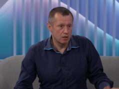 Oglasio se komentator koji nije čuo šovinističke udare na srbe Sramne parole navijača Hrvatske na utakmici protiv Crne Gore