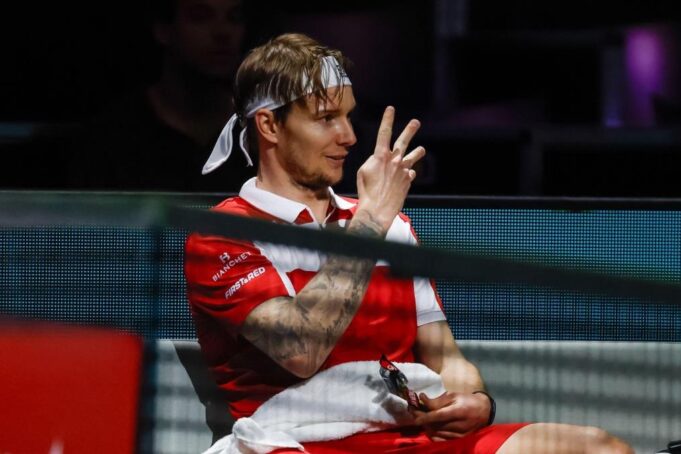 Bublik u svom stilu "poludeo" i usred meča prozvao protivnika