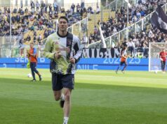 VLAHOVIĆ DEFINITIVNO ODLAZI – JUVENTUS OBJAVIO CENU: 40 miliona, a može i niže – samo da se dovede Hejlund! o8WyE7PJ
