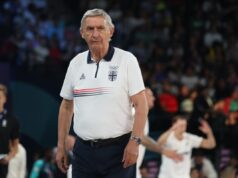 BISER SRPSKE KOŠARKE SREO PEŠIĆA, A ONDA JE USLEDILO NEOČEKIVANO PITANJE! Selektor se iznenadio kada ga je ugledao, samo ga je ovo pitao! 38yRqzDl