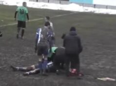 SUDIJA SPREČIO TRAGEDIJU NA TERENU! Dramatične scene u komšiliku – pomoćni arbitar spasao život fudbaleru posle jezivog starta! FOTO profimedia-1050453536.jpg
