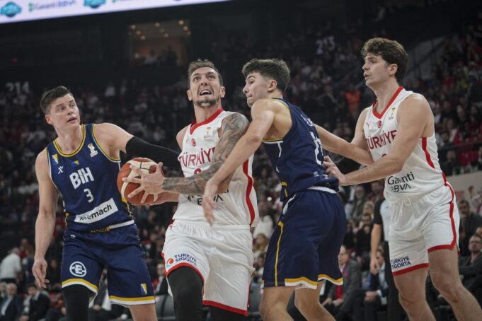 PARTIZAN-GA-JE-NAVODNO-ZELEO-Izbio-veliki-skandal-oko-centra.jpeg profimedia-1057691898.jpg