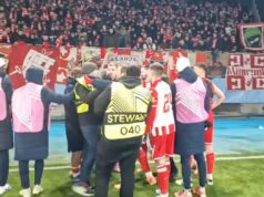 KATAI U KLINČU SA OBEZBEĐENJEM! Haos tokom Zvezdine proslave u Malmeu! Fudbaleri reagovali čim su videli šta se dešava Marko Arnautović