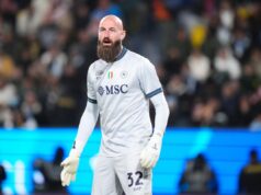 SRPSKI GOLMAN PROPUŠTA KLJUČNI MEČ U LIGI ŠAMPIONA: Napoli ostao bez Vanje za utakmicu protiv Čelsija Vanja Milinković-Savić Liga šampiona