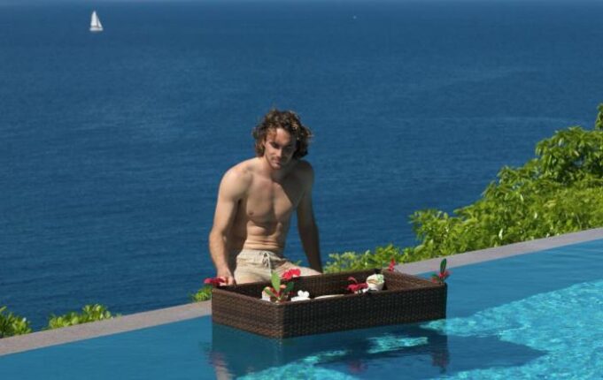 STEFANOS CICIPAS IMA NOVU DEVOJKU: Posle Paole Badose smuvao je još jednu teniserku, ali bivšu... Doveo je u Melburn!