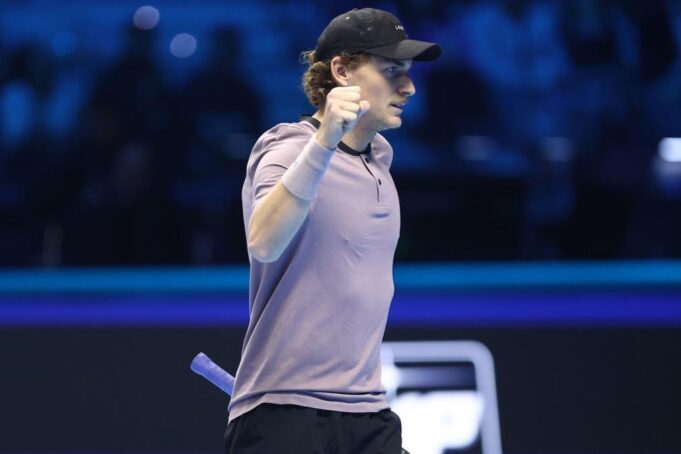 OGLASIO SE SUSPENDOVANI GREND SLEM ŠAMPION! Evo šta je poručio teniser nakon što su ga brutalno kaznili: Nisam mogao da spavam i jedem...