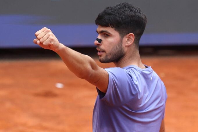 RUS OZBILJNO MUČIO ALKARAZA! Španac se provukao u četvrtfinale