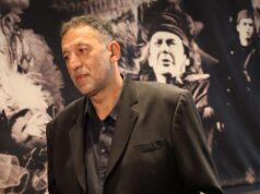 Vlade Divac se oglasio potresnom porukom nakon tragične vesti Vlade Divac i Elden Kembel u duelu protiv Dejvida Robinsona