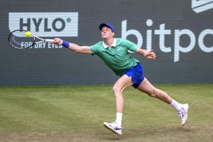 SINER PREBOLEO ROLAN GAROS: Prvi reket sveta bez problema slavio u Haleu