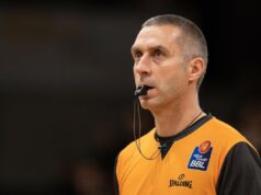 „BAKSUZ“ SUDI PARTIZANU U MILANU: Evroliga odredila arbitre! Sa njim crno-beli 13 godina nisu znali za pobedu beL0Q97e
