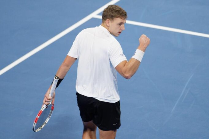 OTKRIVAMO TAJNU JEDNE OD NAJLUĐIH POBEDA SRPSKOG TENISA U 2025. GODINI! Bespoštedni fajter šampionskog mentaliteta i stava spreman je za veliku scenu!