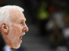 LEGENDARNOM TRENERU (76) POZLILO TOKOM VEČERE U RESTORANU: Poznato u kakvom je sada stanju Greg Popovič NJKoXrdJ