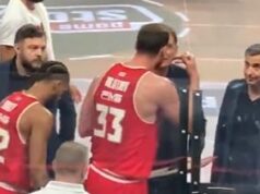 ŠOK SCENA! MILUTINOV U ŽESTOKOJ RASPRAVI SA SVOJIM TRENEROM! Kamere ih snimile kako se svađaju, Srbin šutirao reklame pored klupe! Glb07AYe