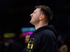 LUKA DONČIĆ ZBOG POVREDE PROPUŠTA NASTAVAK SEZONE: Težak udarac za Lejkerse Dončić u razgovoru sa novinarima