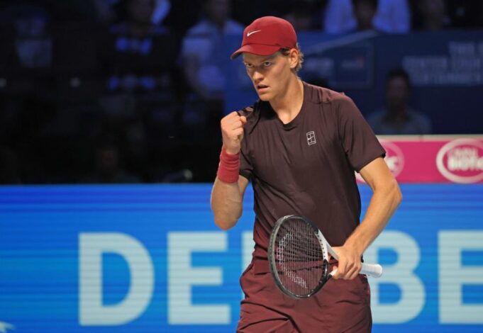 SINER JURIŠA KA ZAVRŠNICI TURNIRA U BEČU: Italijan preko Kobolija do četvrtfinala