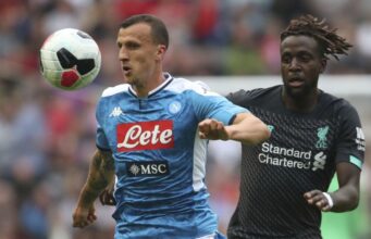 Igrao za Liverpul, Milan, predstavljao Belgiju na velikoj sceni, pa odlučio da ode u penziju u 31. godini Igrao za Liverpul, Milan, predstavljao Belgiju na velikoj sceni, pa odlučio da ode u penziju u 31. godini
