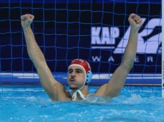 GLUŠAC OTKRIO ŠTA SU VATERPOLISTI DOBILI OD ĐOKOVIĆA I JOKIĆA TOKOM EP! Evo zbog čega je heroju Srbije na putu do zlata puno srce Milan Glušac