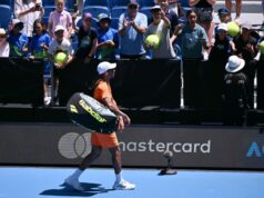 PRVA VELIKA SENZACIJA NA AUSTRALIJAN OPENU – Ispao sedmi nosilac, jedva izašao sa terena! PRVA VELIKA SENZACIJA NA AUSTRALIJAN OPENU - Ispao sedmi nosilac, jedva izašao sa terena!