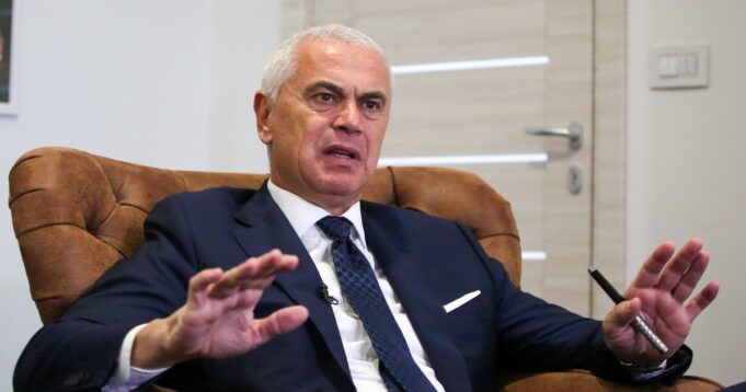 Zvezdan-Terzic-opet-iznervirao-Grobare-Bezobrazno-cu-reci-mi-smo.jpg Zvezdan Terzić opet iznervirao Grobare: "Bezobrazno ću reći, mi smo već šampioni"