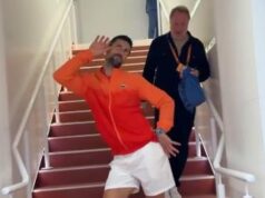 ĐOKOVIĆ NASMEJAO CEO SVET: Pogledajte kako je Novak imitirao Arinu Sabalenku! Ovo je vanvremenski hit ĐOKOVIĆ NASMEJAO CEO SVET: Pogledajte kako je Novak imitirao Arinu Sabalenku! Ovo je vanvremenski hit